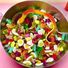 Eğlenceli Jelibon Dev Yılan Yumurta Kalp Yüzük Sevgiliye Yıldönümü Hediye Şekerleme 1kg